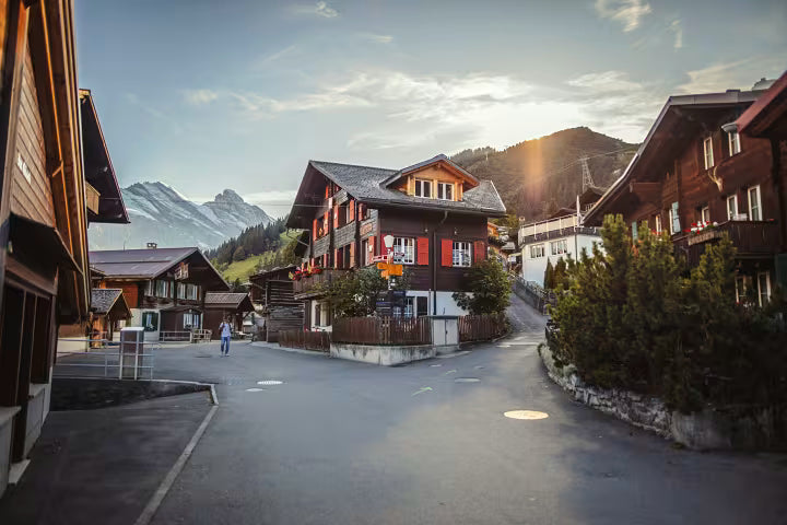 Bernese Alps Grand Experience – Interlaken, Lauterbrunnen & Grindelwald + Mountain Adventure